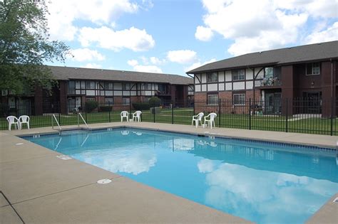 tudor crest apartments|tudor apartments kenosha wi.